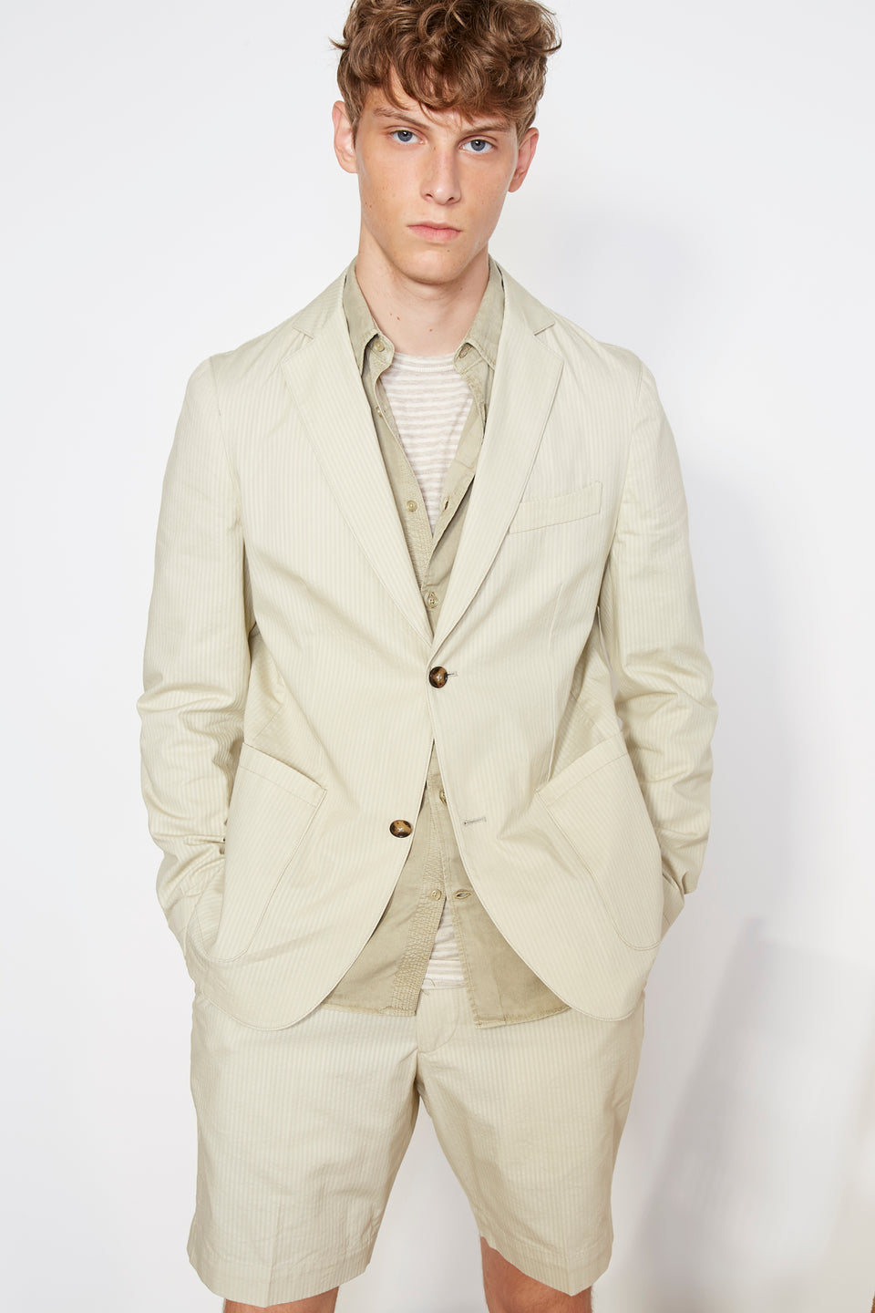 Look - 33