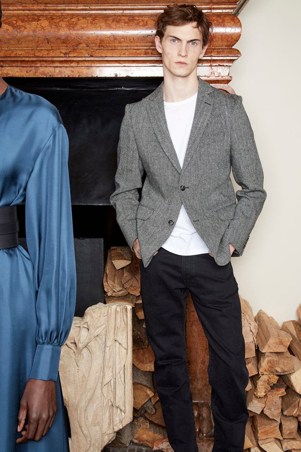 Look - 44