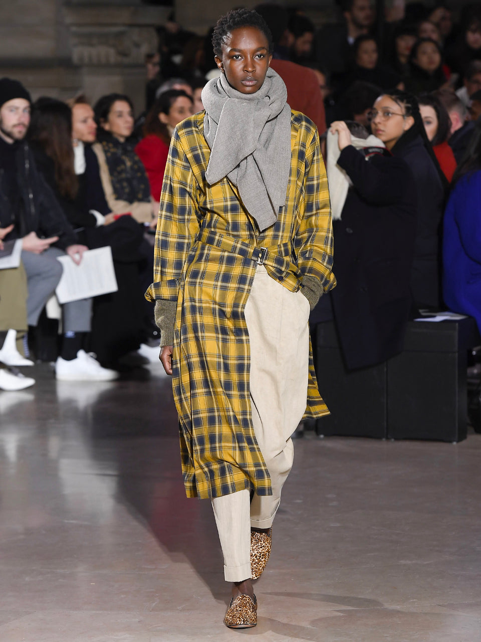 Look - 11