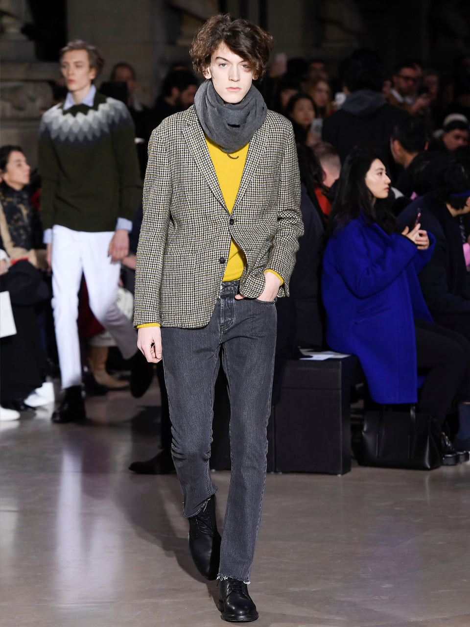 Look - 10
