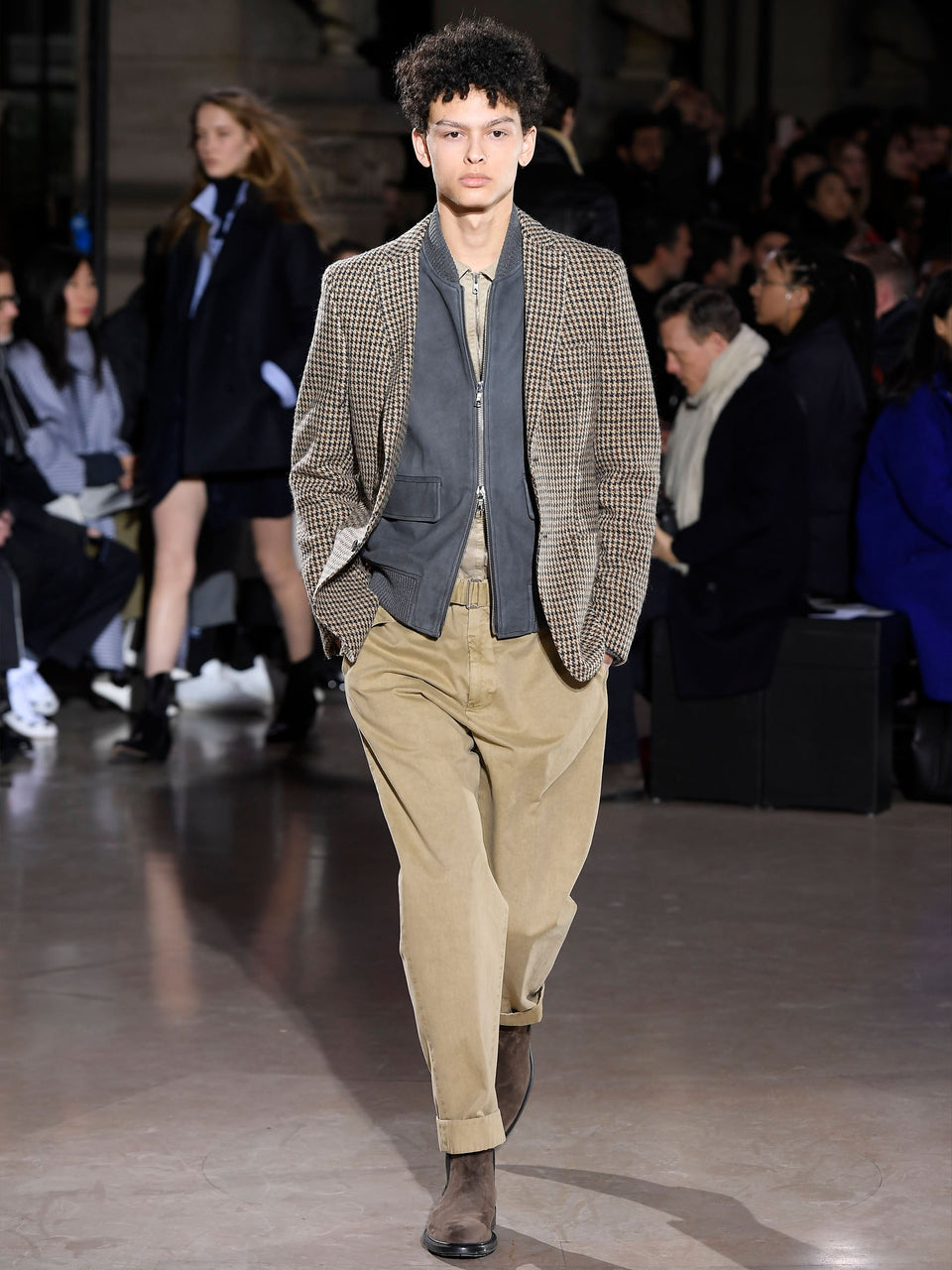 Look - 32