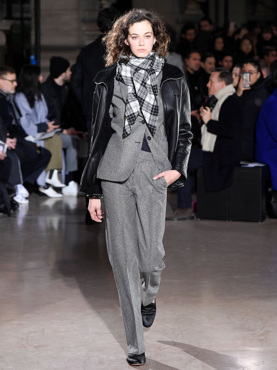 Look - 43