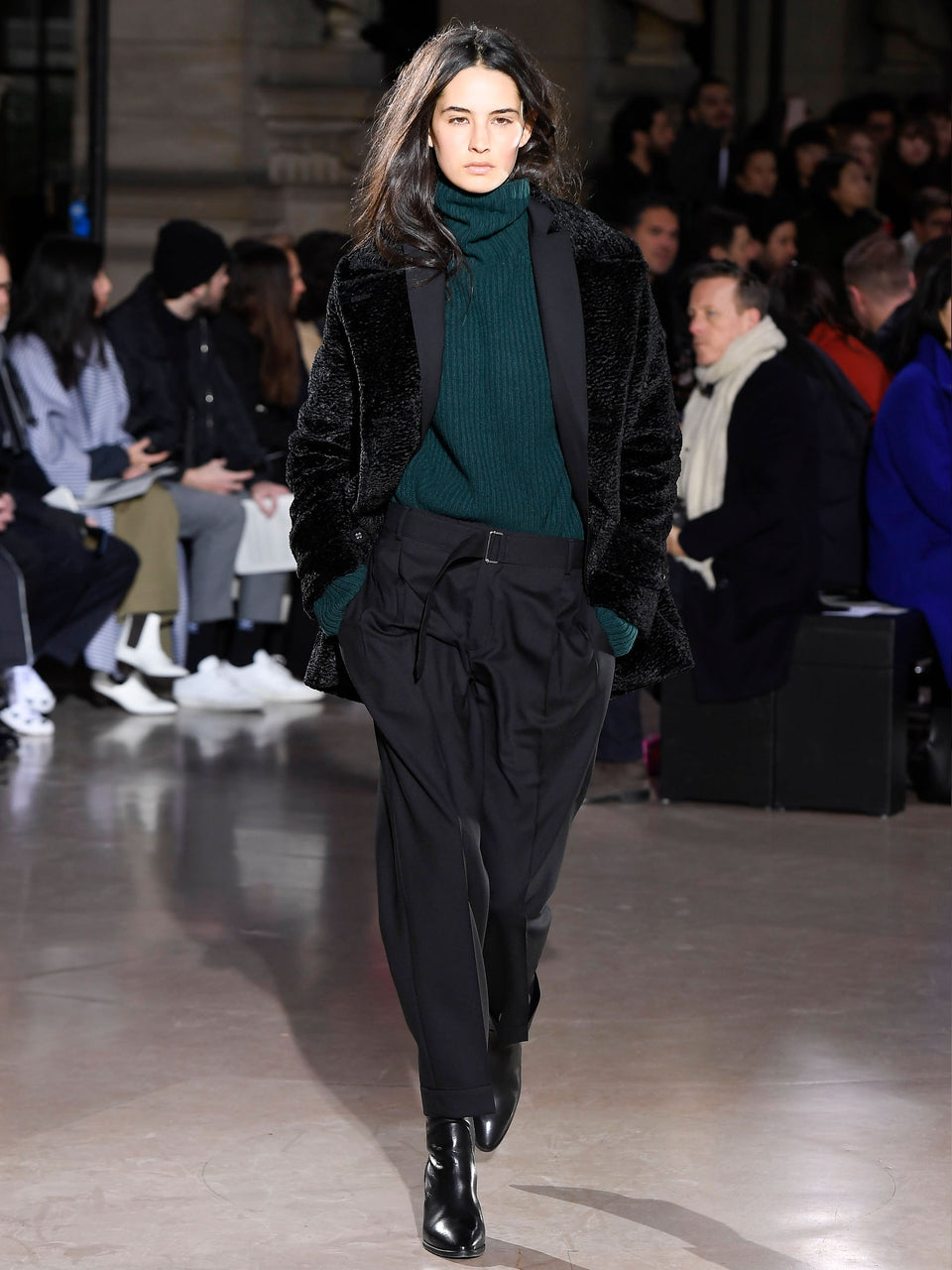 Look - 48