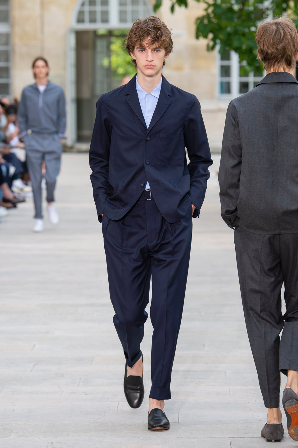Look - 4