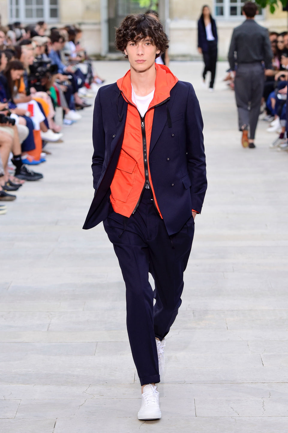 Look - 11