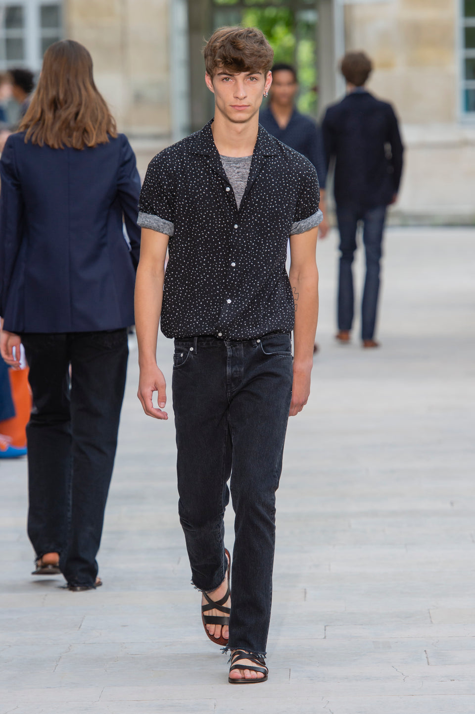 Look - 19