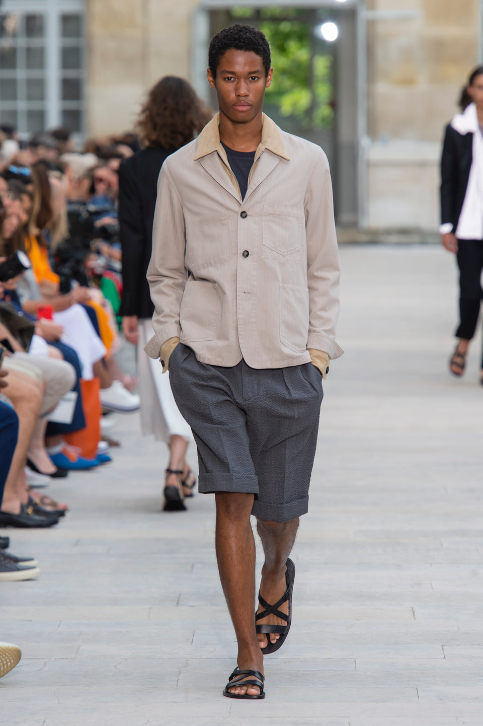 Look - 33