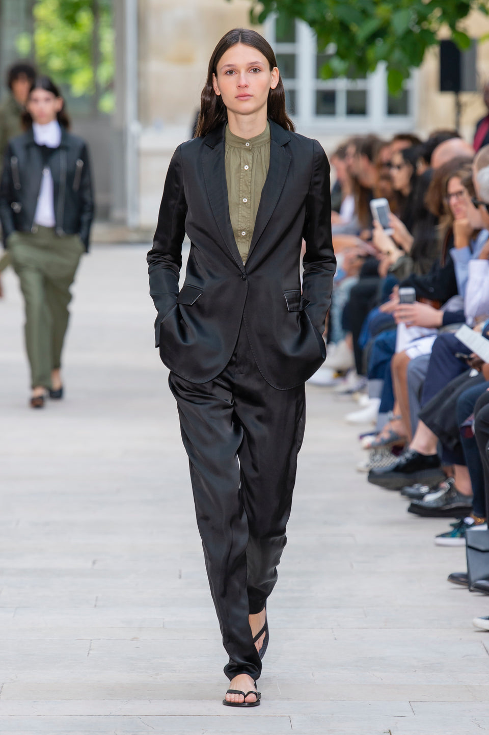 Look - 37
