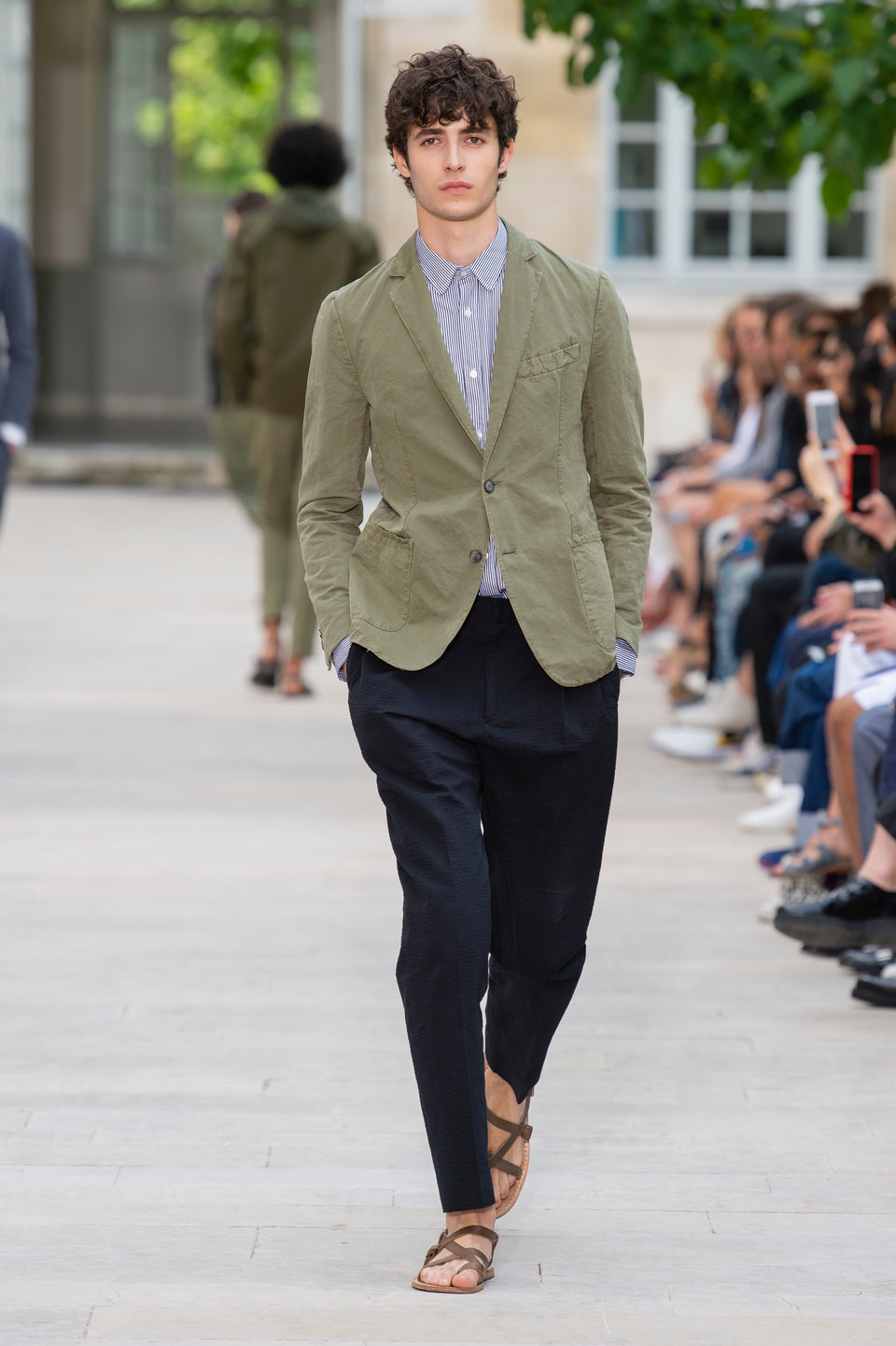 Look - 42