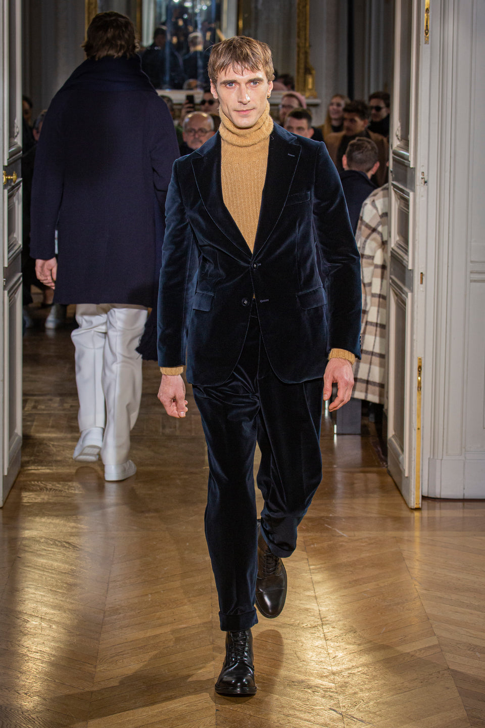 Look - 15