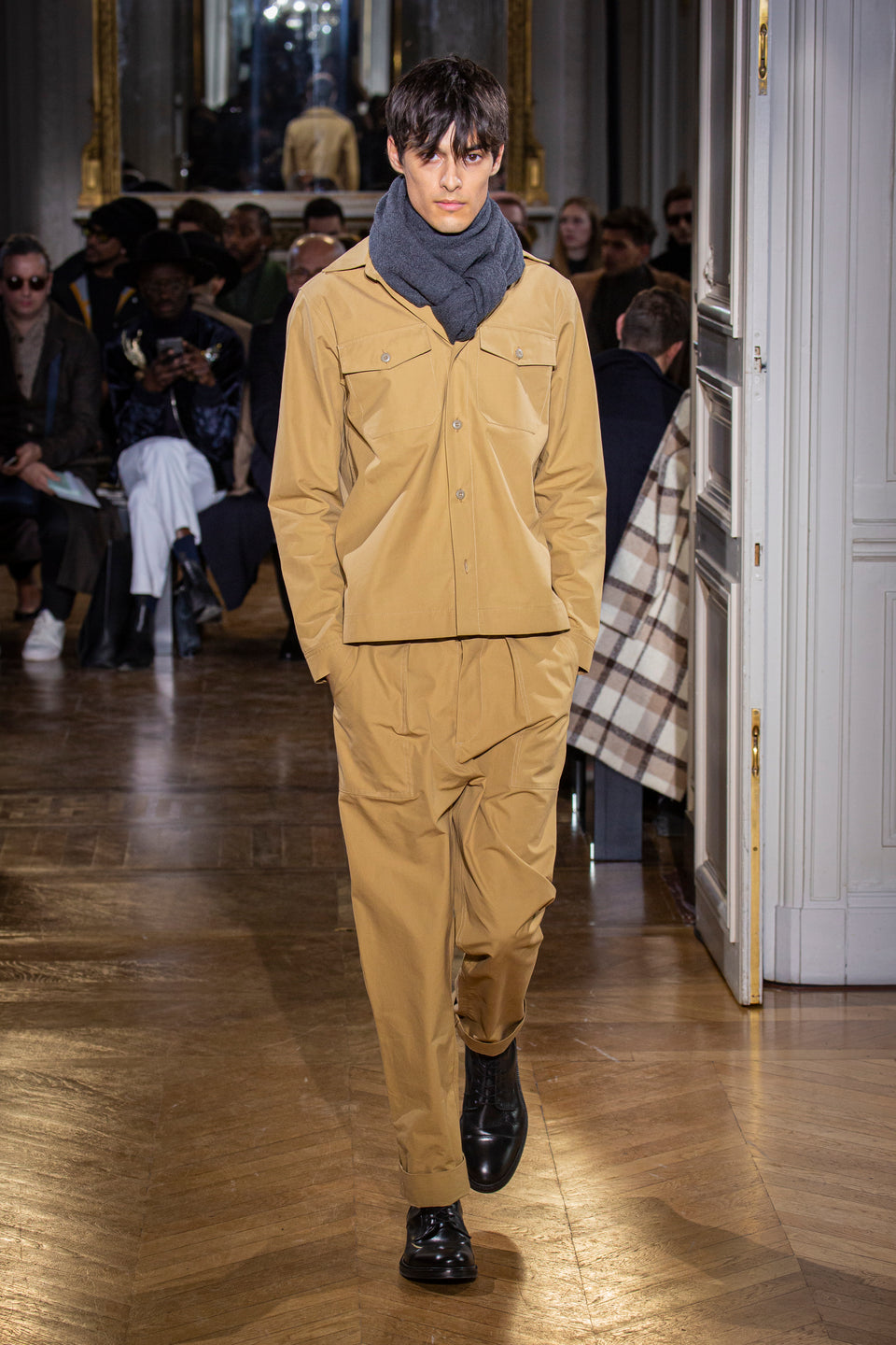 Look - 26