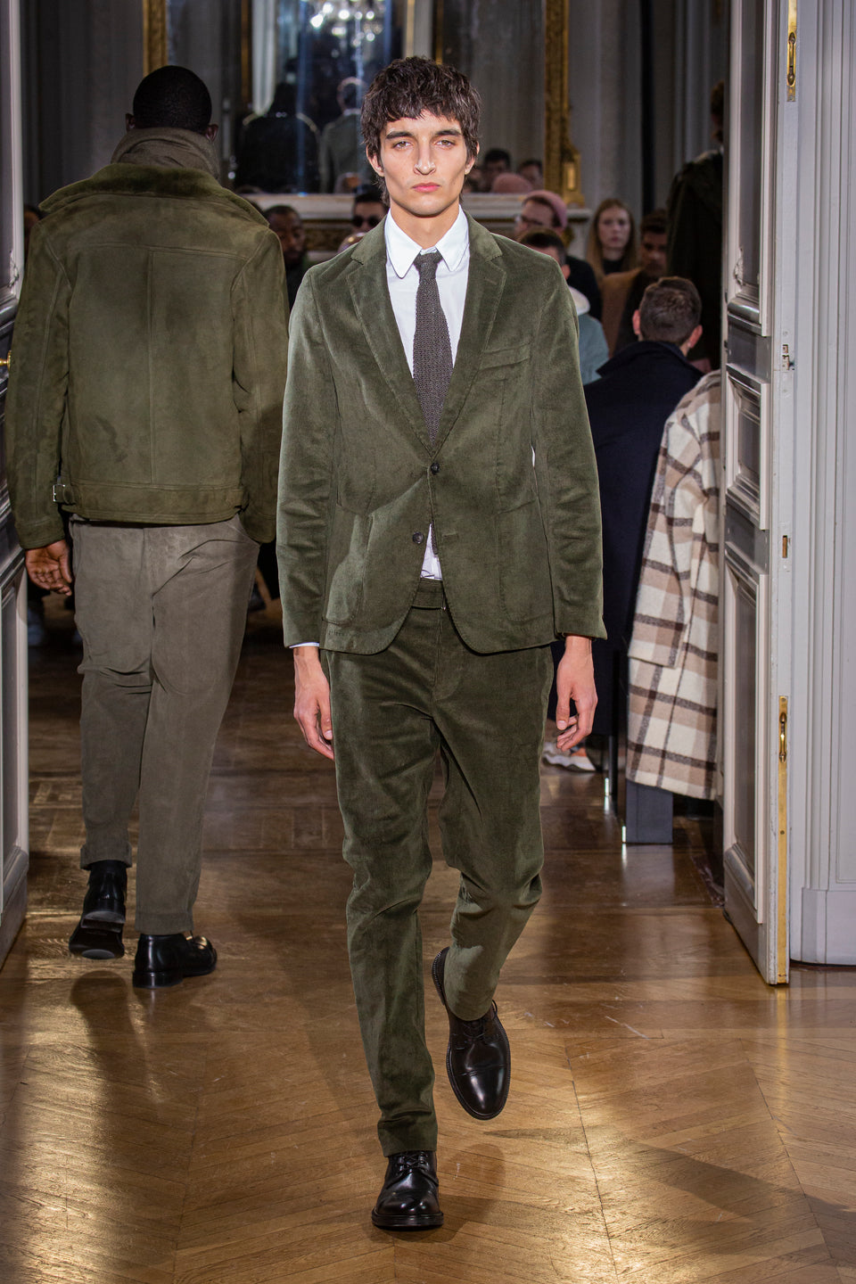 Look - 37