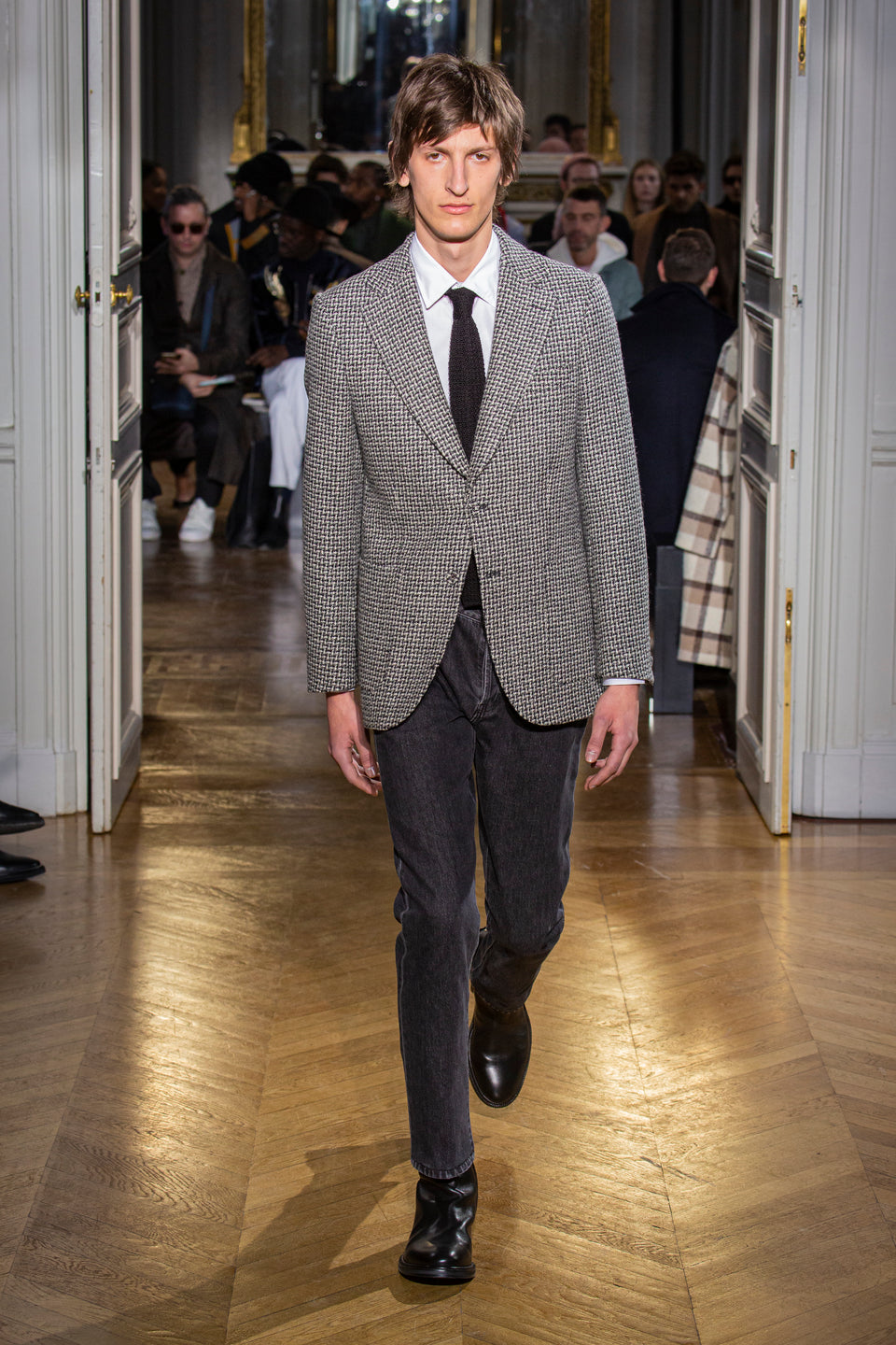 Look - 43