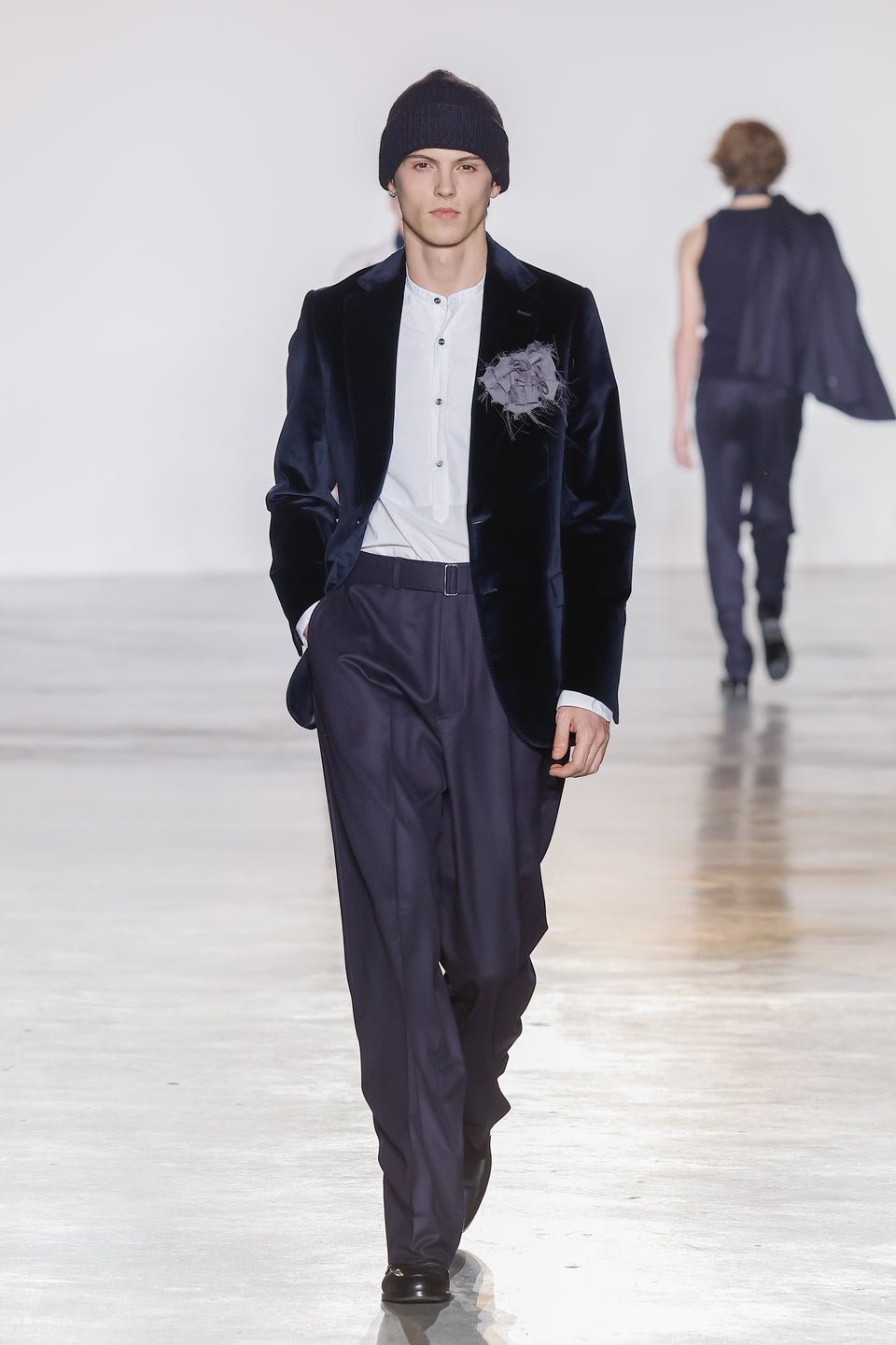 Look - 24