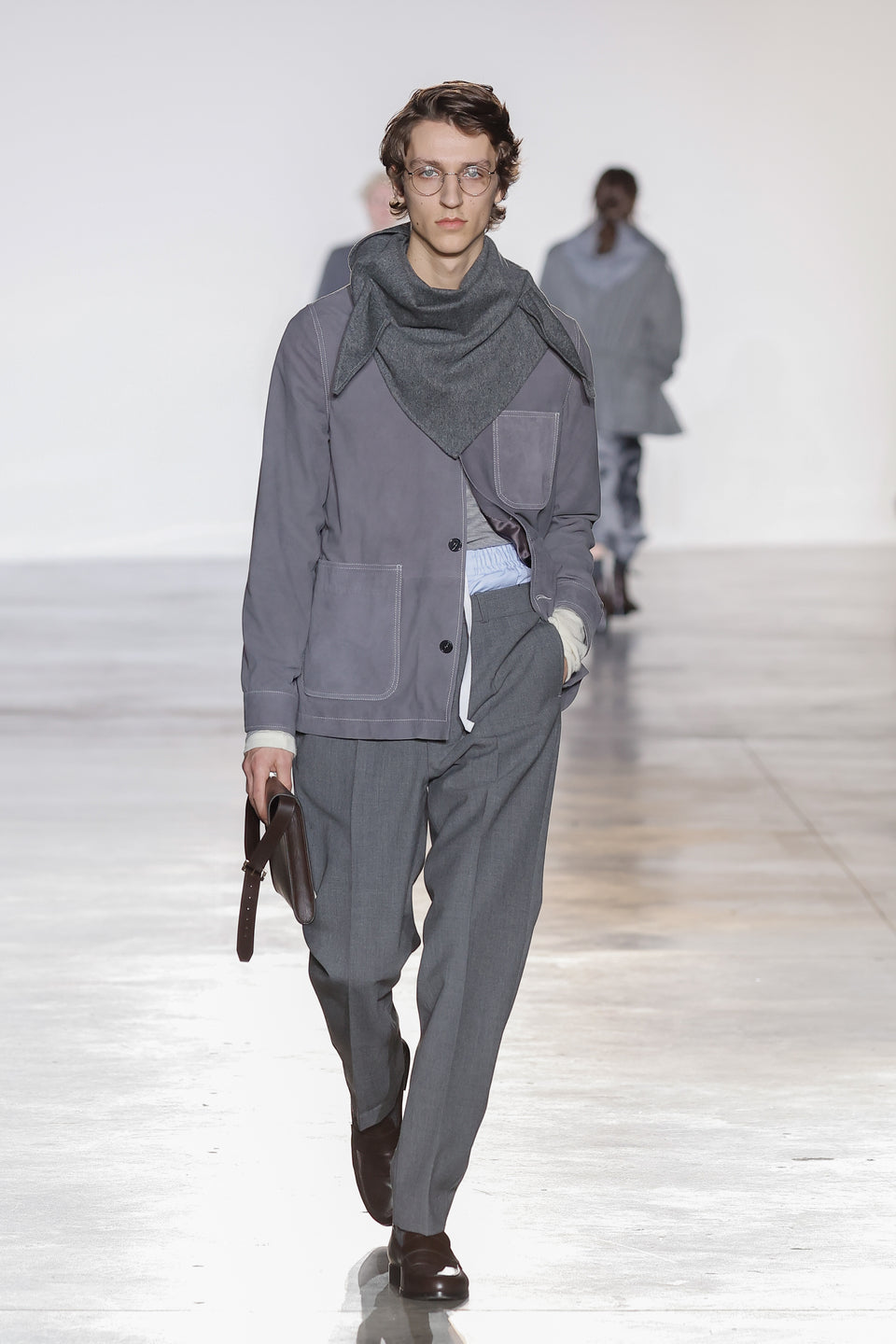 Look - 44