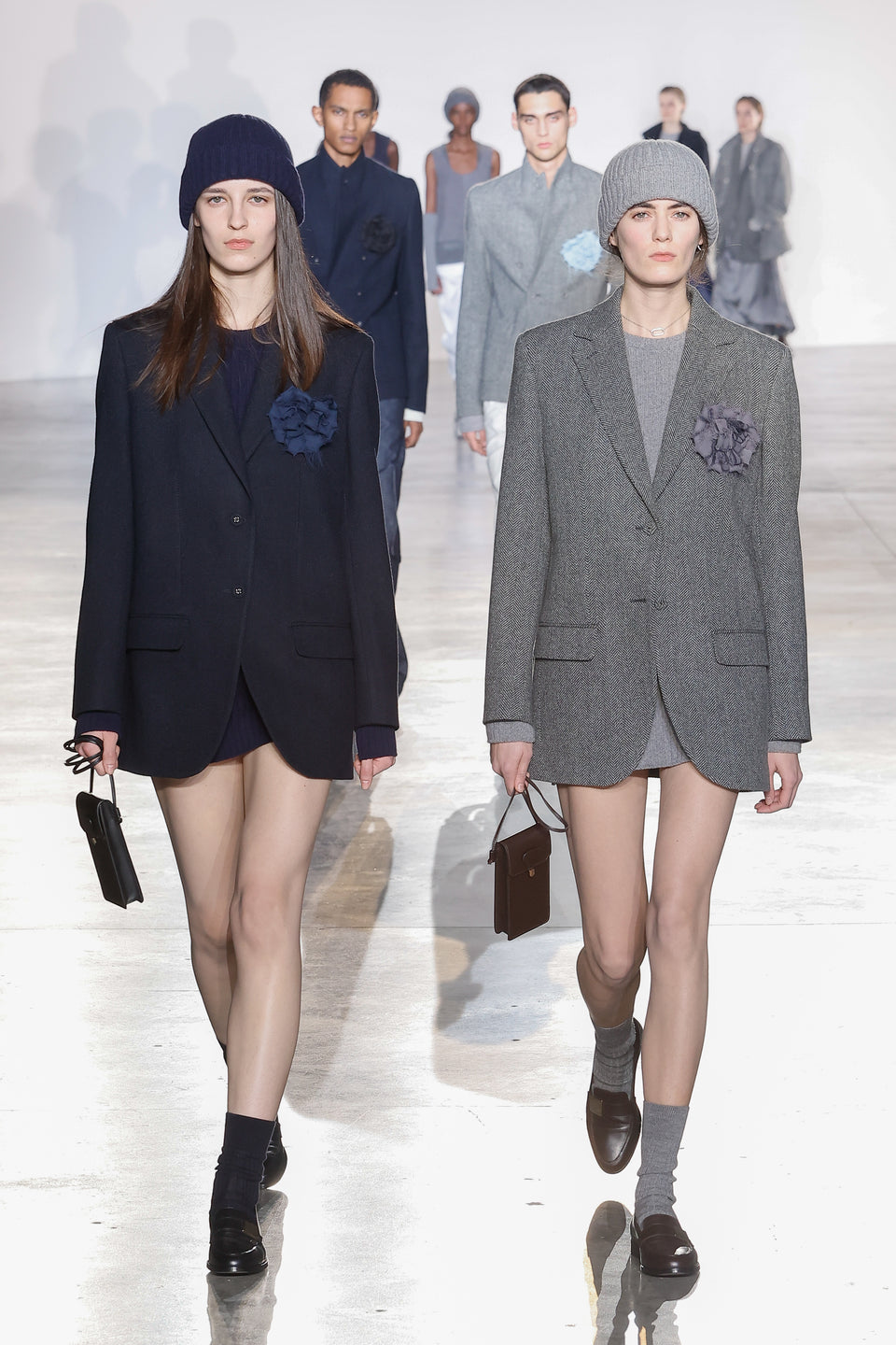 Look - 16