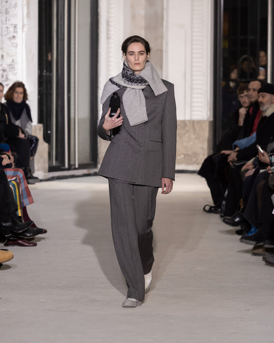 Look - 28