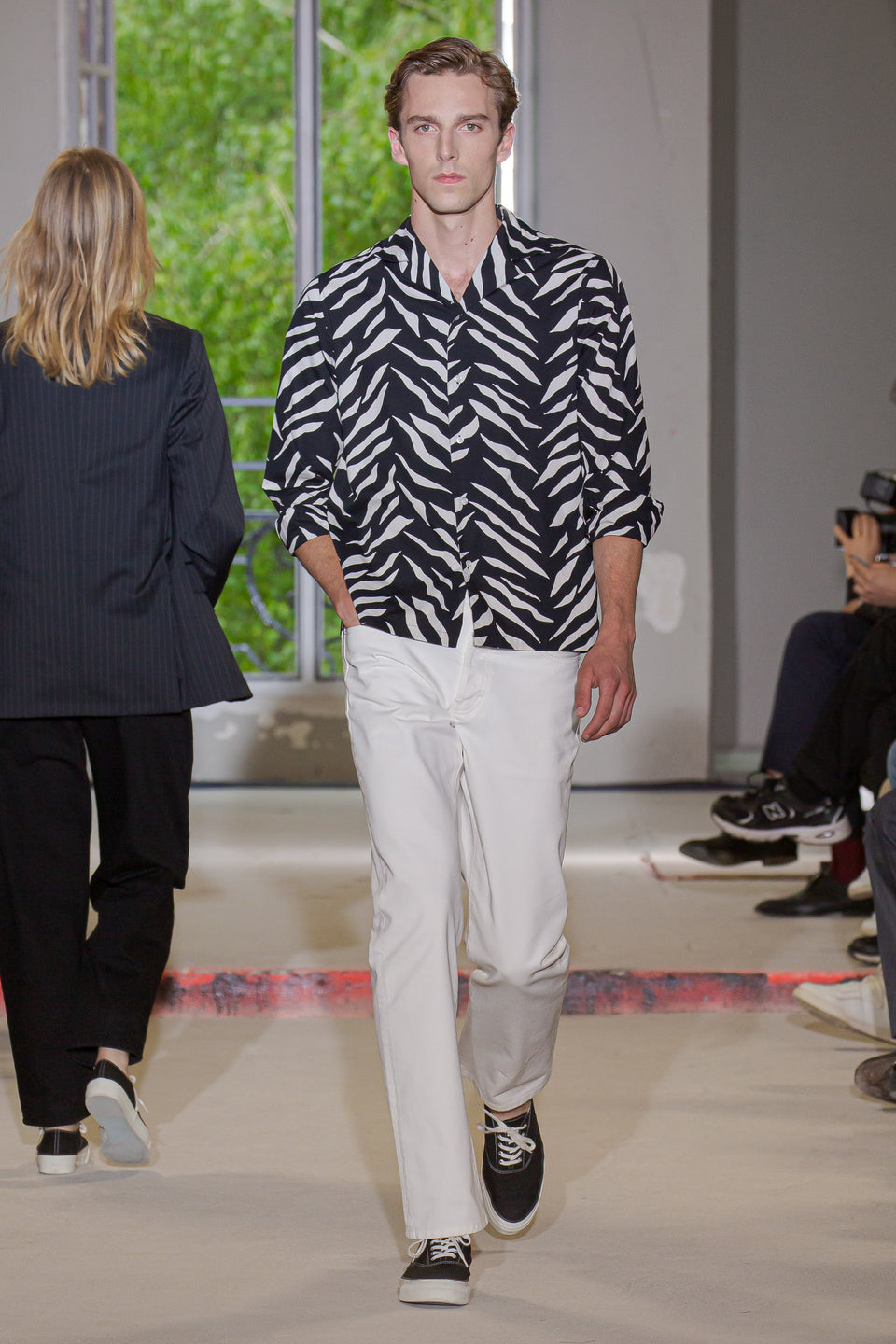 Look - 43