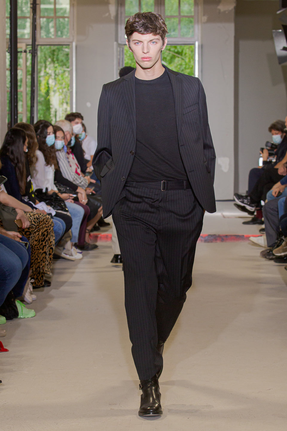 Look - 48