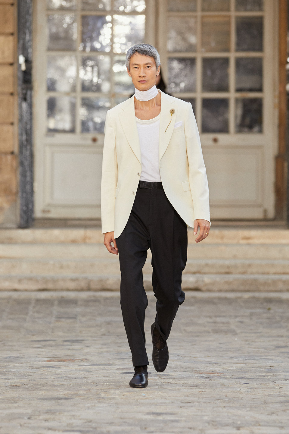 Look - 4
