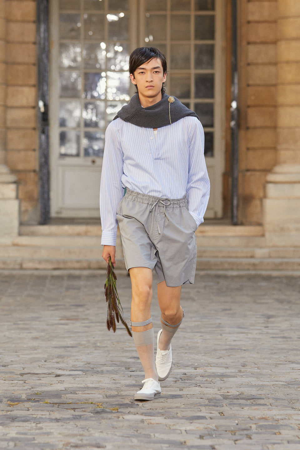 Look - 26