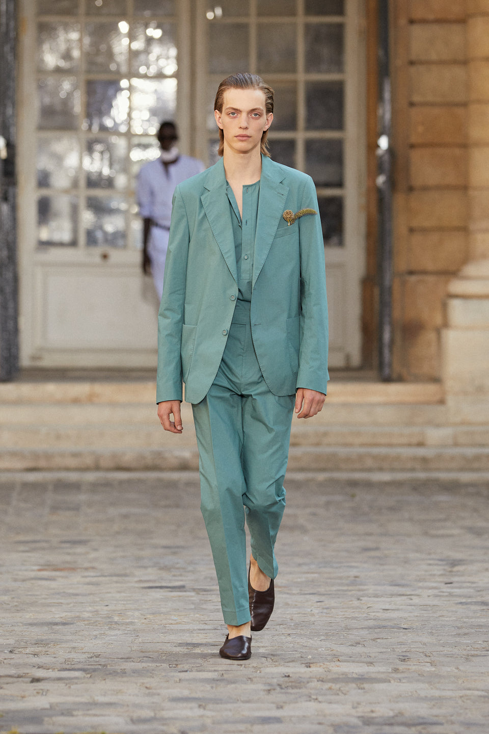 Look - 27