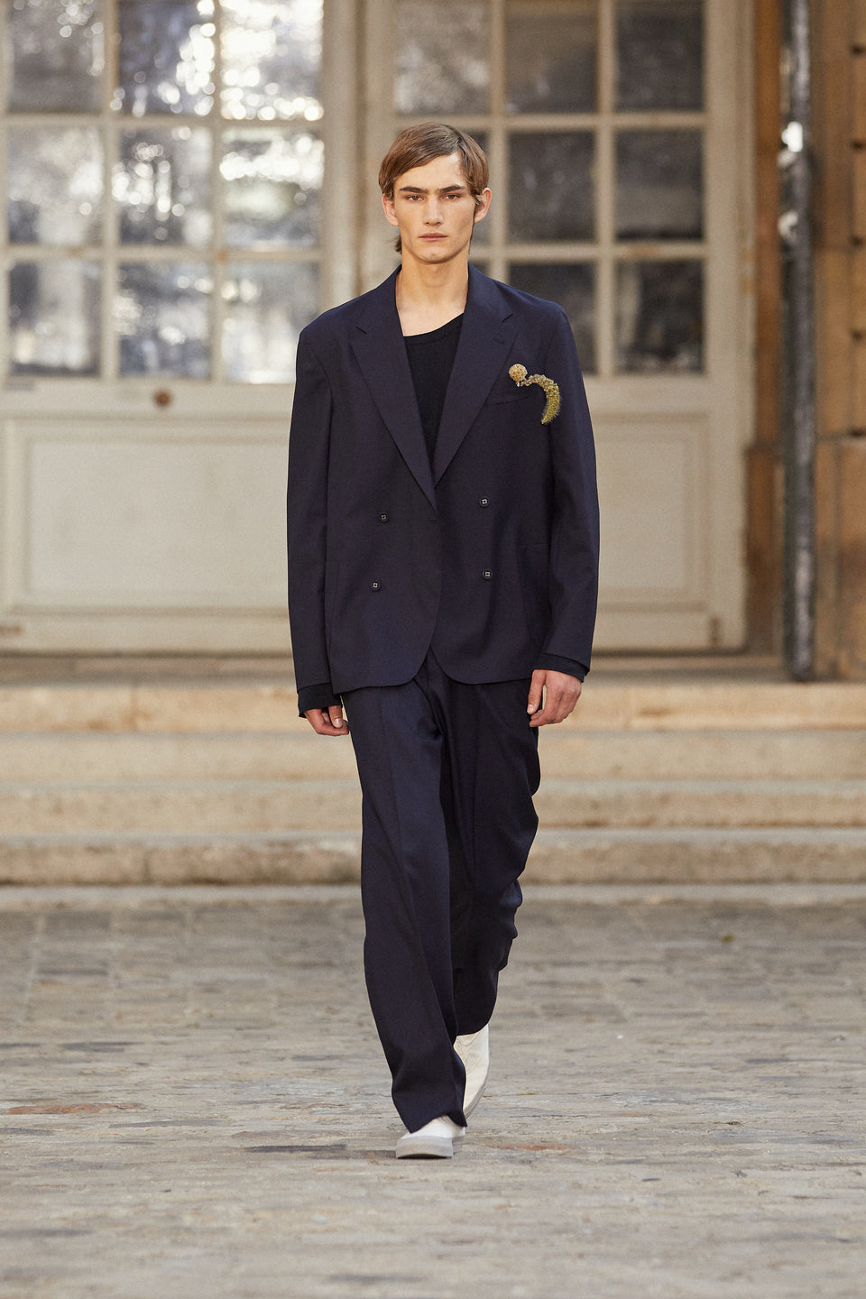 Look - 42