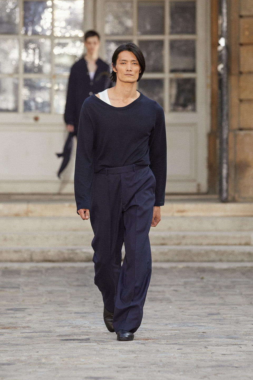 Look - 44