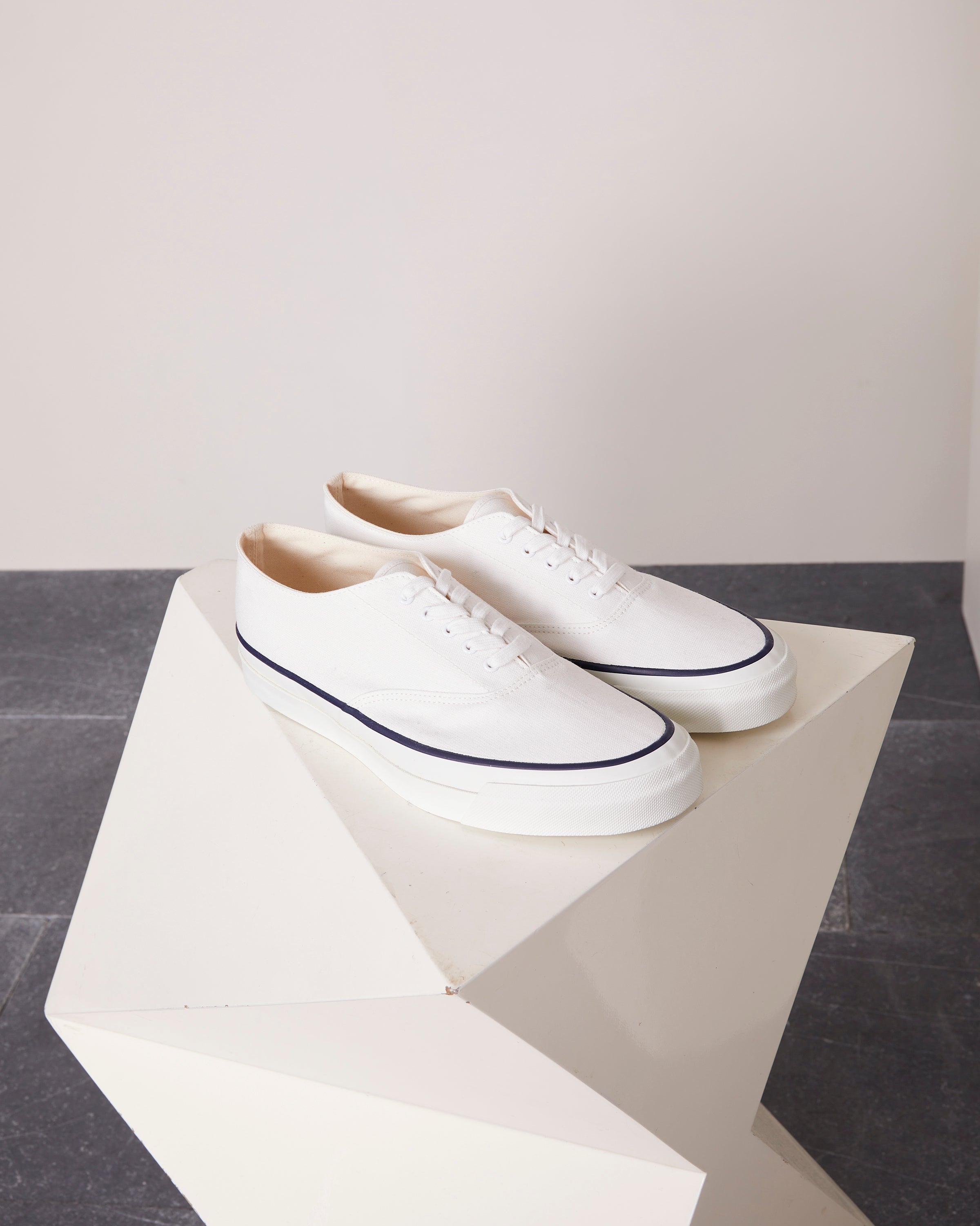 オマージョデアンニゴーニ Asahi sneakers – Officine Générale