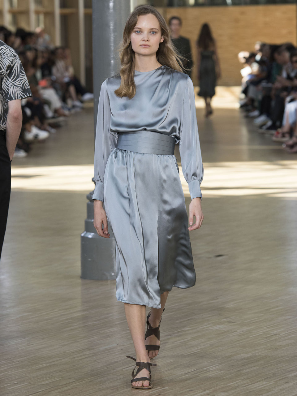 Look - 32