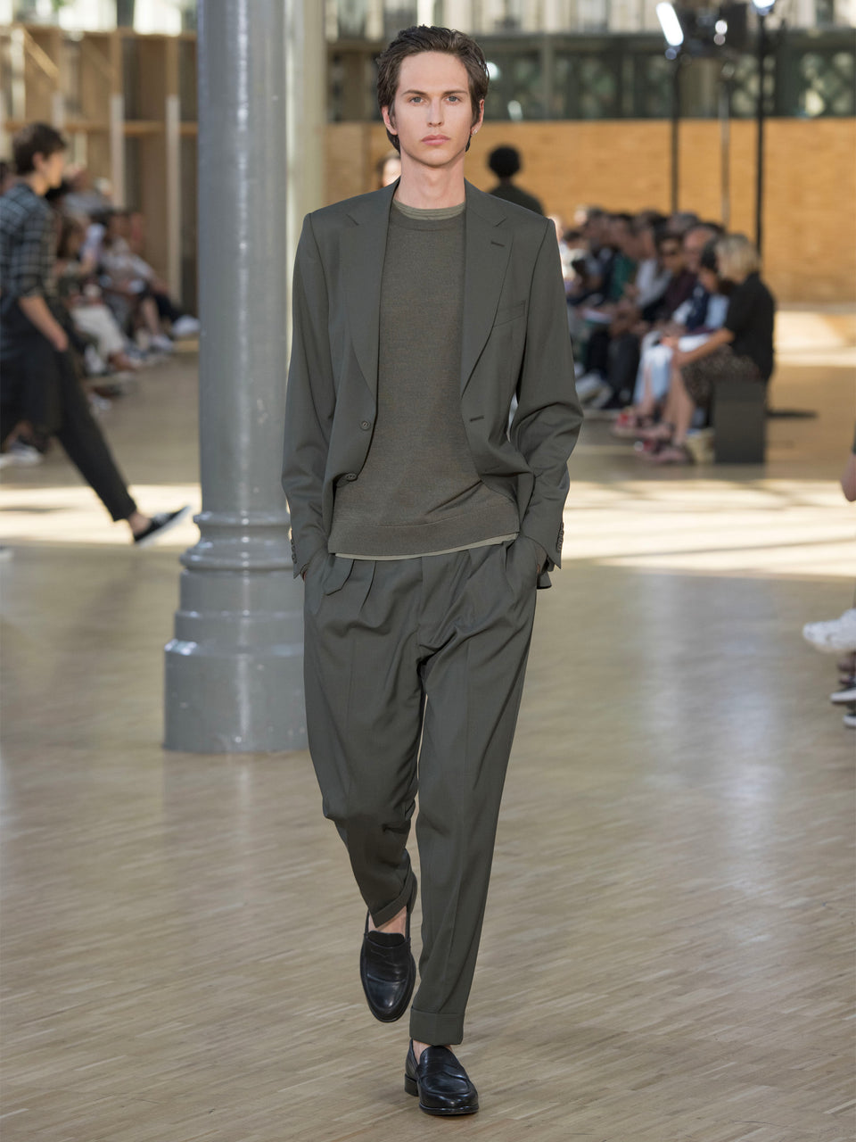 Look - 34