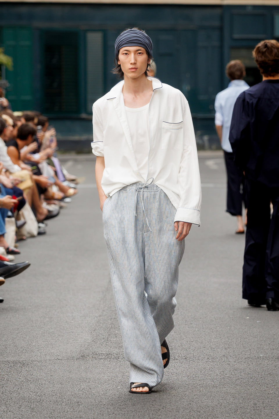 Look - 7