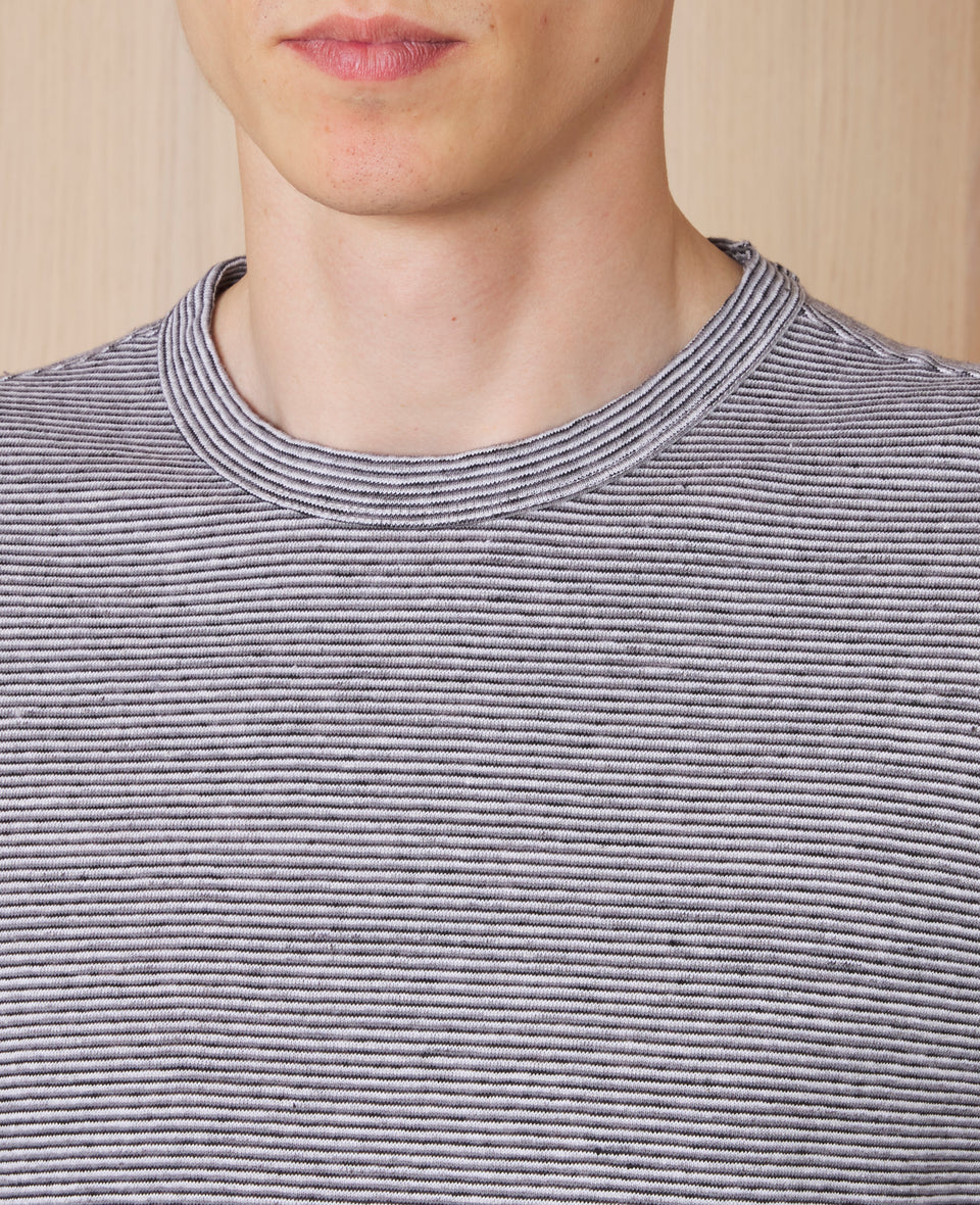 T-shirt 4 - Image 4