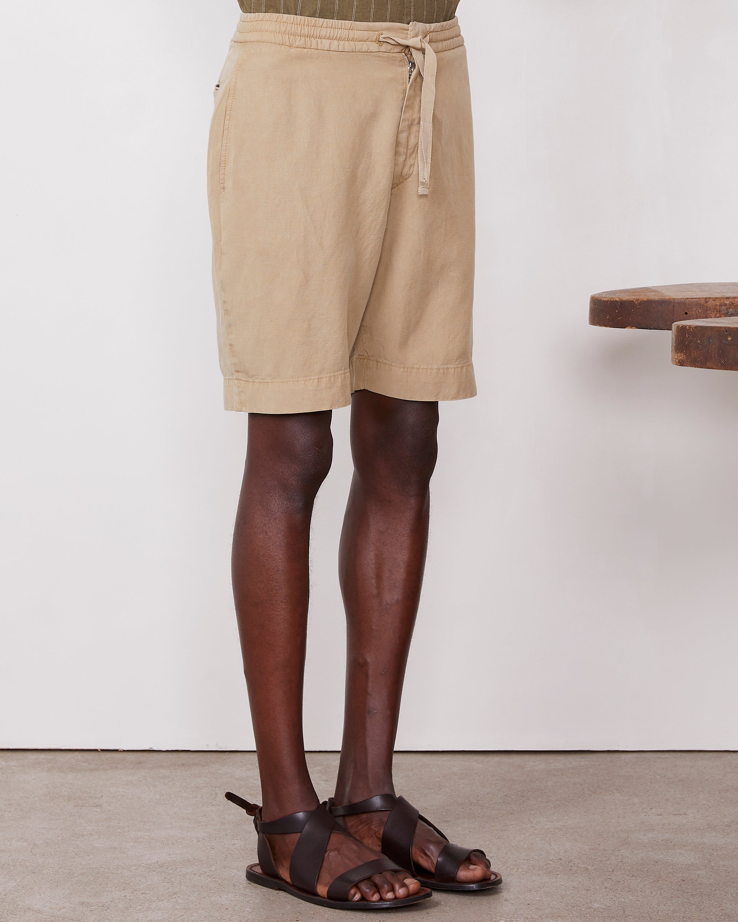 ショートパンツ Officine Generale Beige Mid-Waisted Shorts With Removable Officine Generale Beige Mid-Waisted Shorts With Removable