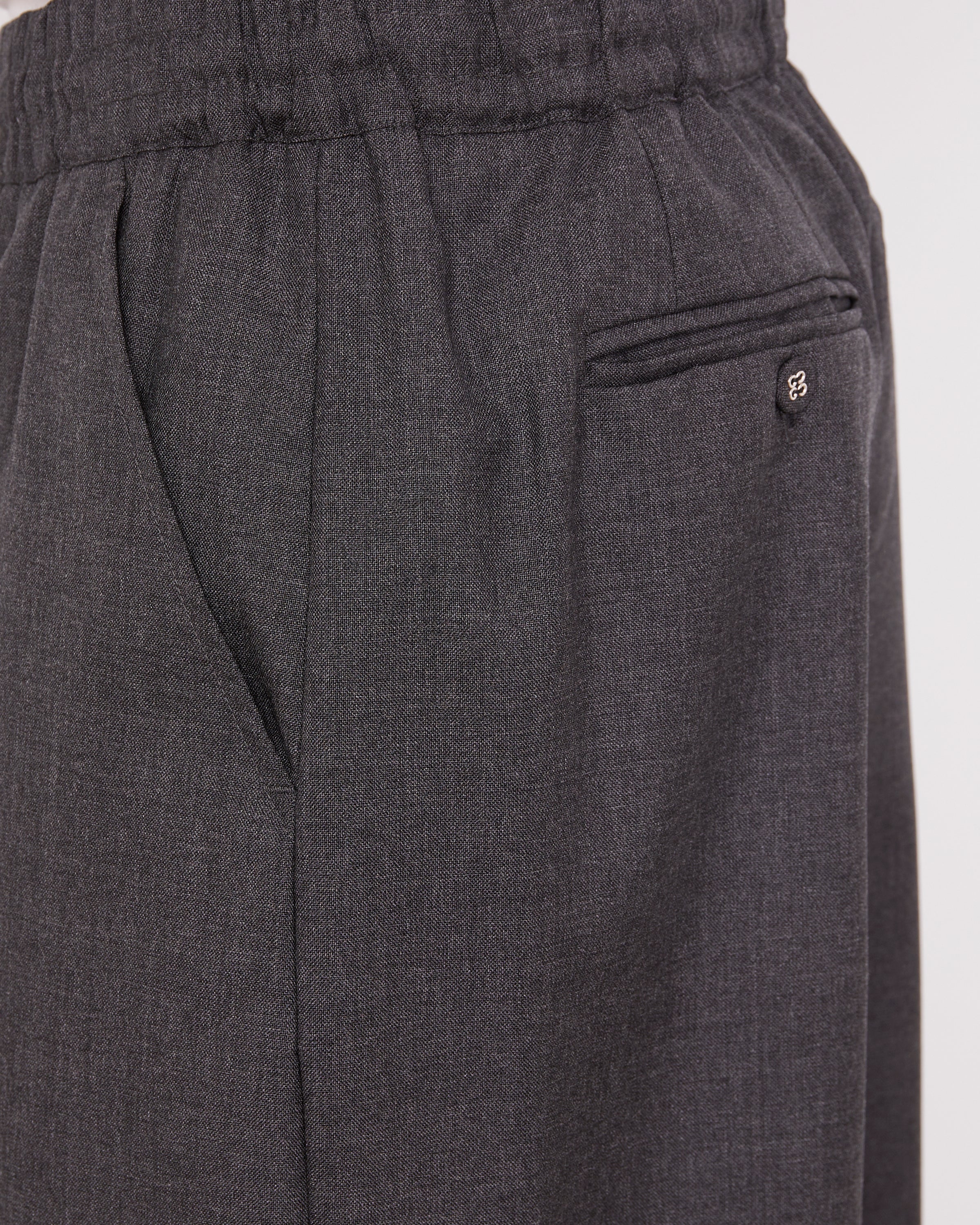 ショートパンツ OFFICINE GENERALE Women Shorts  Burmudas S25WSHT801 59870 T Hank short – Officine Générale