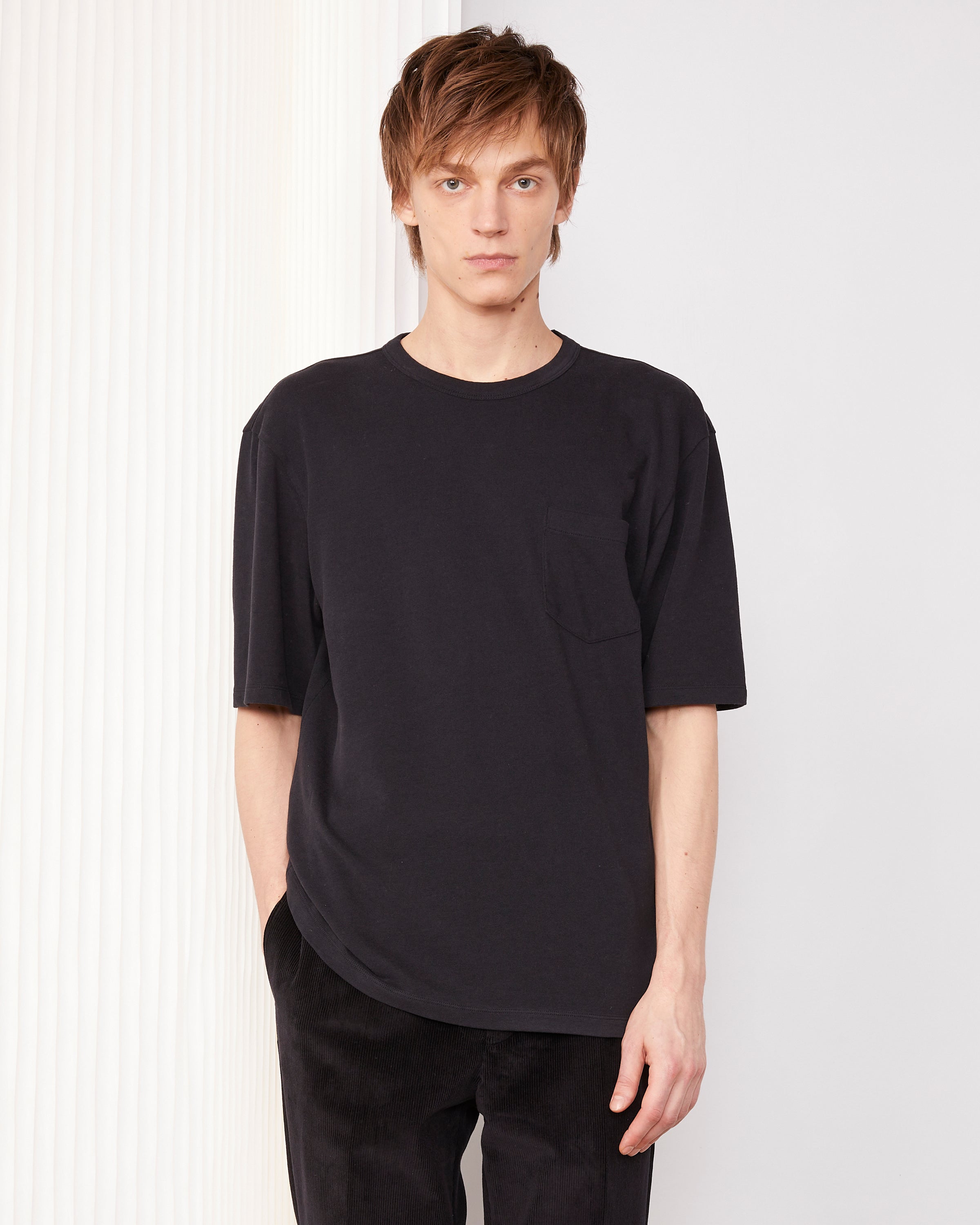 Tシャツ・カットソー OFFICINE GENERALE Men T Shirts S25MTEE204 BLACK Shirts and T-shirts Lin Coton et Jersey Homme – Officine