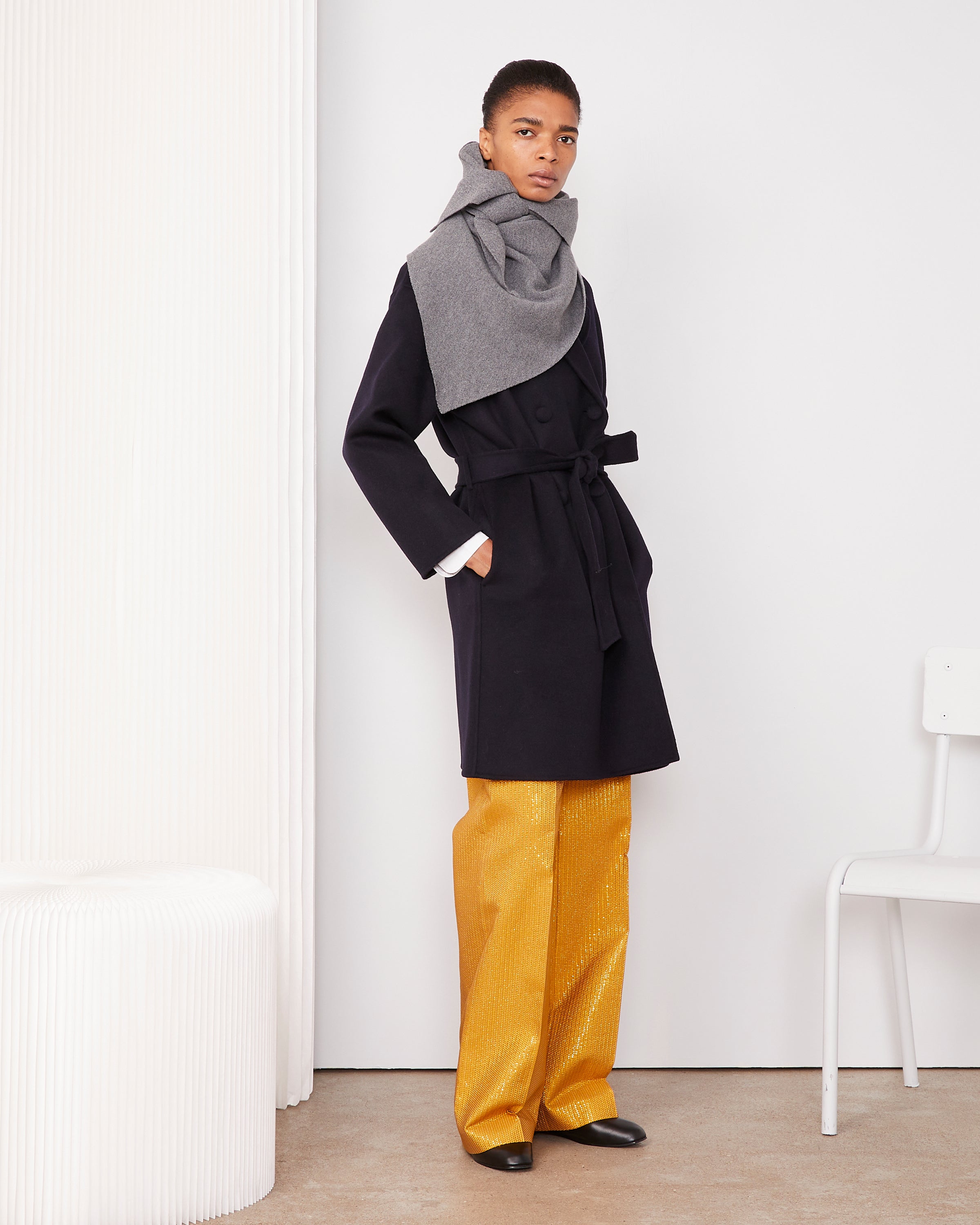 Triangle scarf – Officine Générale